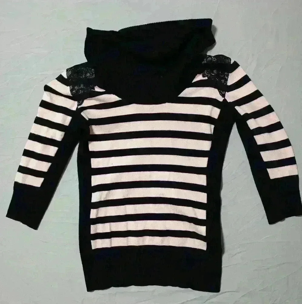 By & By Pink Striped Sweater Blouse Sz M Crowl Neck Preppy Barbiecore Tight Fit